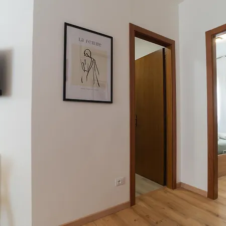 דירה Lombardi House *